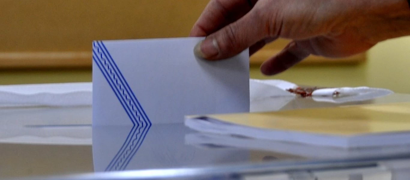 Ψήφος αποδήμων: Φουντώνουν ξανά τα σενάρια για πρόωρες εκλογές